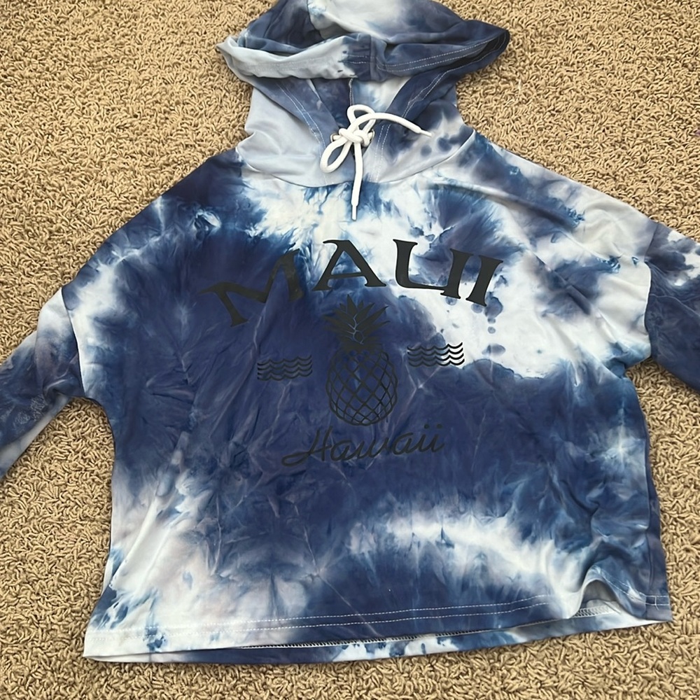 COPY - Preppy blue Maui pineapple cropped tie dye long sleeve top